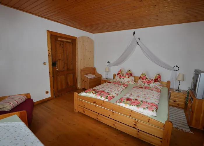 Reiterbauernhof Schoenlehenhof Feriegård Mank