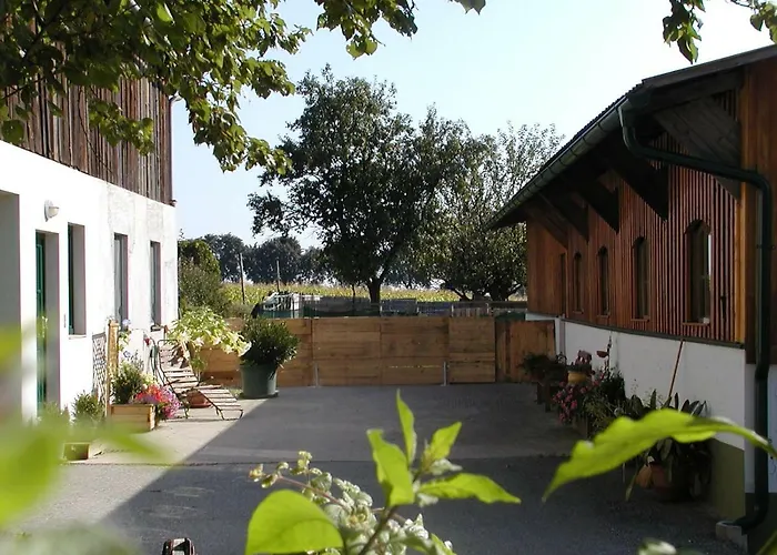 Reiterbauernhof Schoenlehenhof * Mank